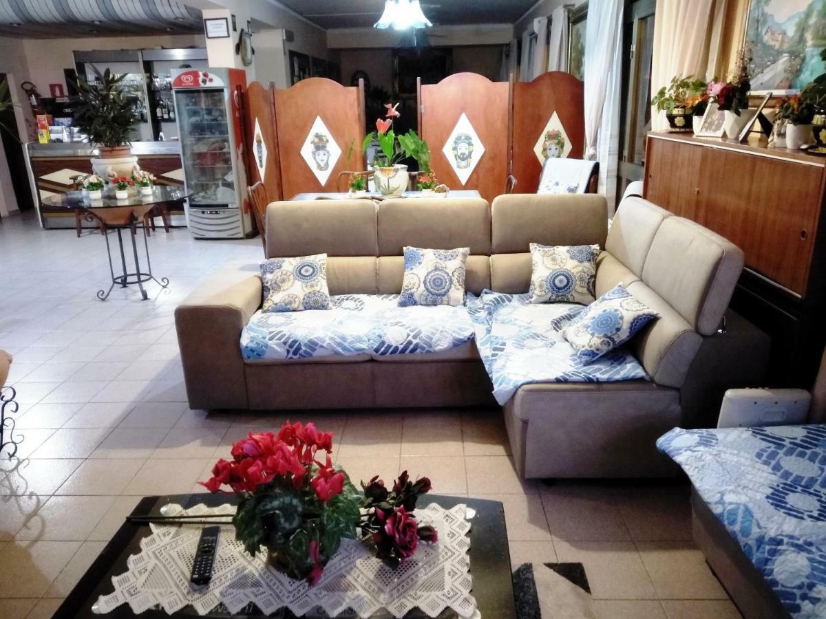 Hotel Eliseo Giardini Naxos Exteriér fotografie